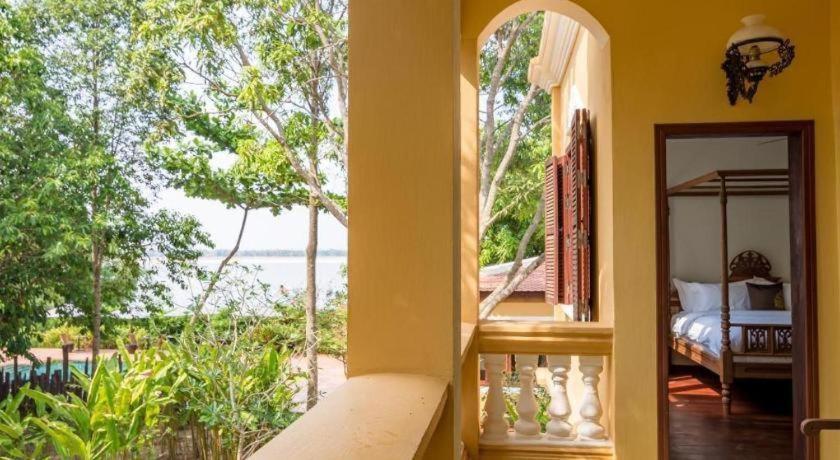 Le Relais De Chhlong Hotel Kratie Exterior foto